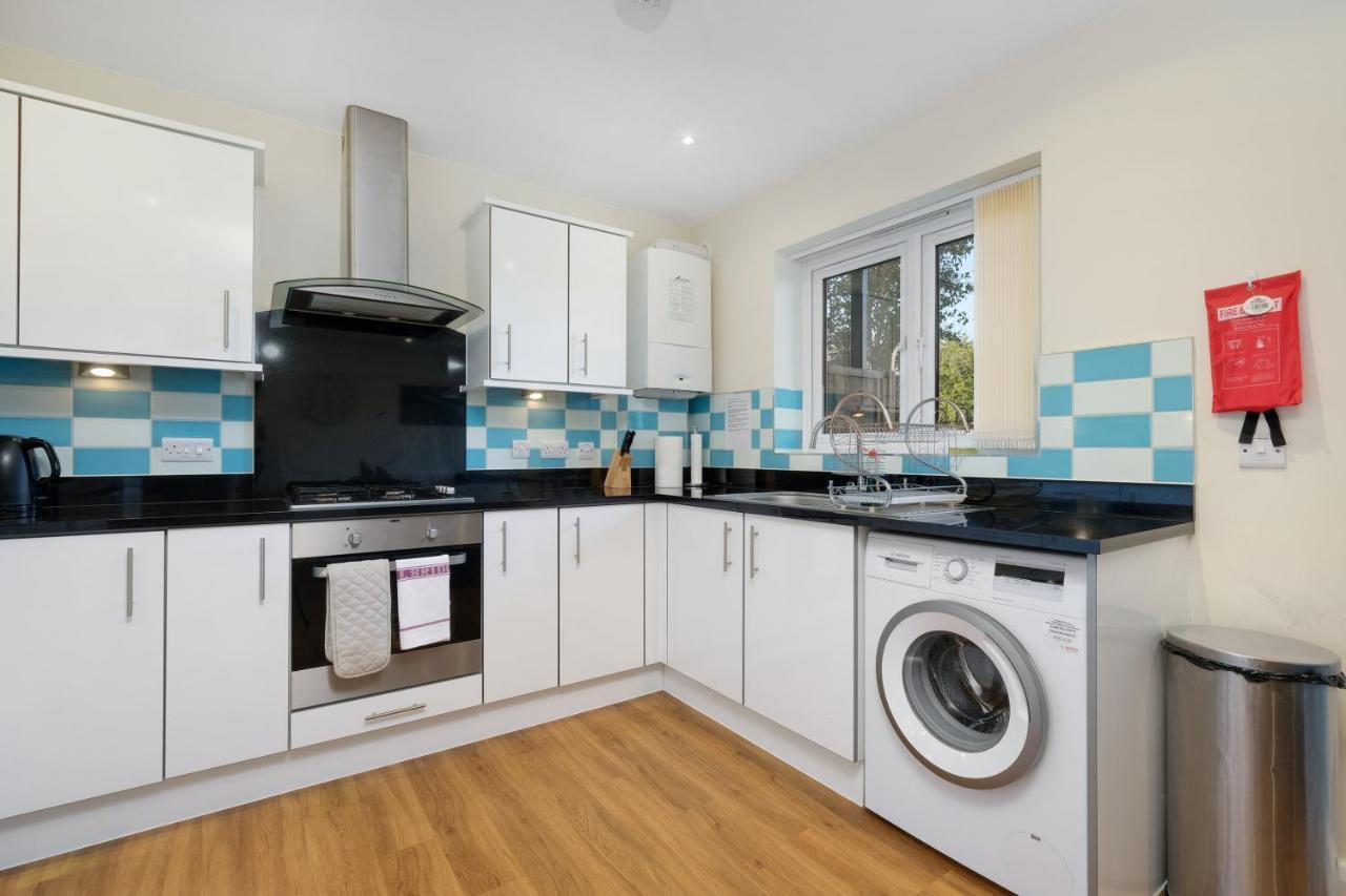 London Heathrow Living Serviced Apartments By Ferndale ستانويل المظهر الخارجي الصورة