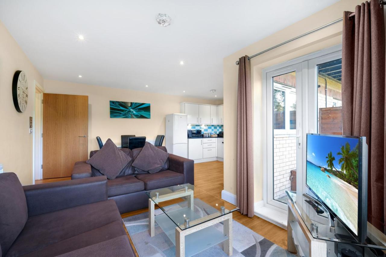 London Heathrow Living Serviced Apartments By Ferndale ستانويل المظهر الخارجي الصورة