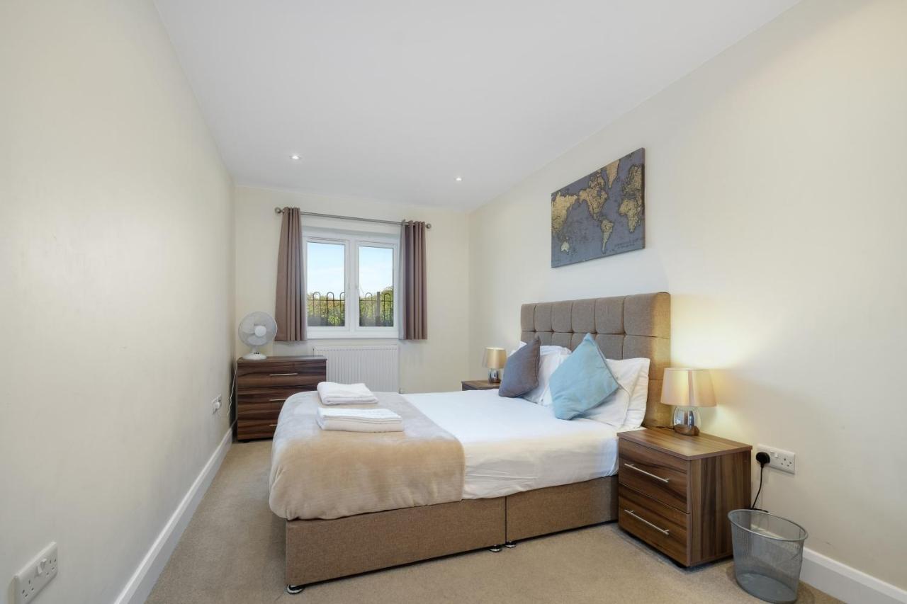 London Heathrow Living Serviced Apartments By Ferndale ستانويل المظهر الخارجي الصورة