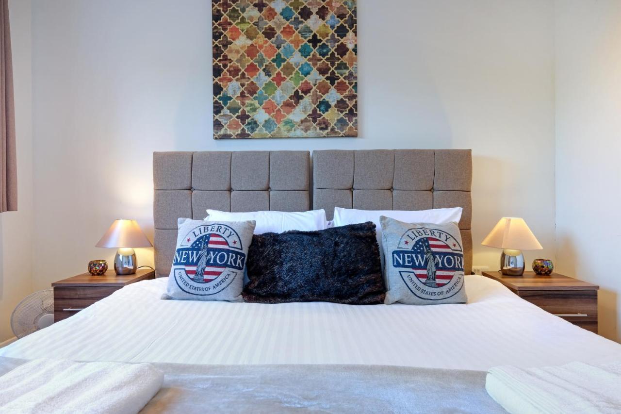 London Heathrow Living Serviced Apartments By Ferndale ستانويل المظهر الخارجي الصورة