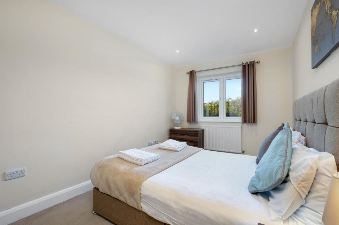 London Heathrow Living Serviced Apartments By Ferndale ستانويل المظهر الخارجي الصورة