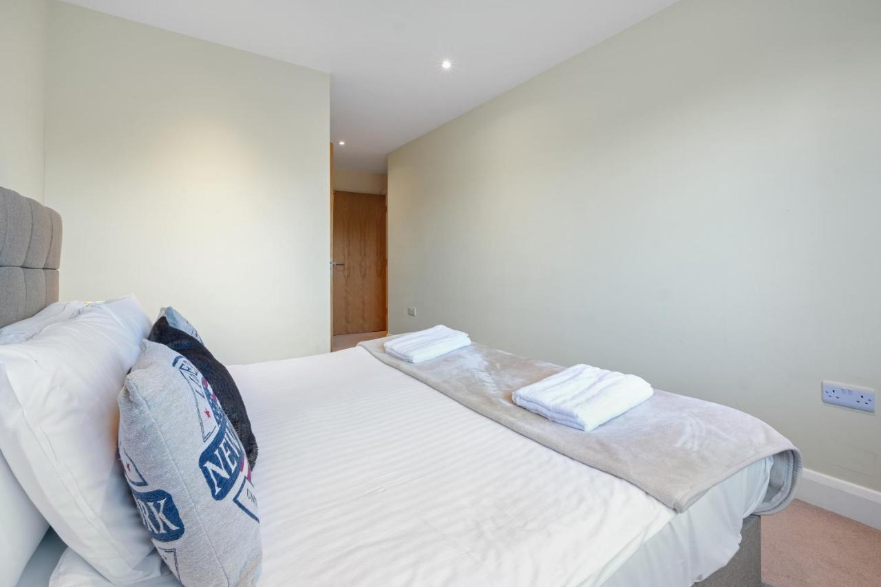 London Heathrow Living Serviced Apartments By Ferndale ستانويل المظهر الخارجي الصورة