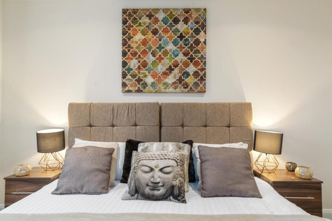 London Heathrow Living Serviced Apartments By Ferndale ستانويل المظهر الخارجي الصورة