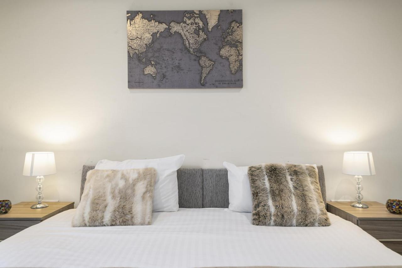 London Heathrow Living Serviced Apartments By Ferndale ستانويل المظهر الخارجي الصورة