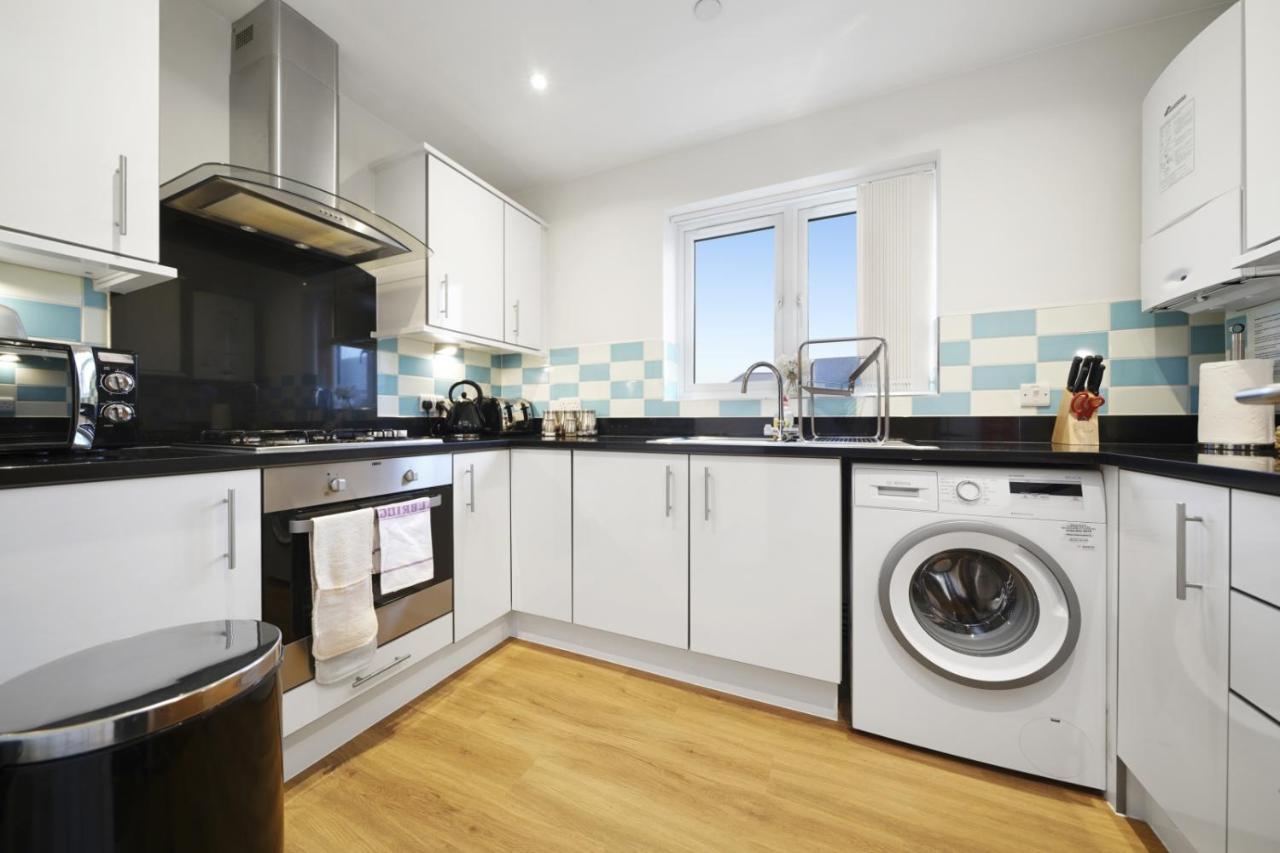 London Heathrow Living Serviced Apartments By Ferndale ستانويل المظهر الخارجي الصورة