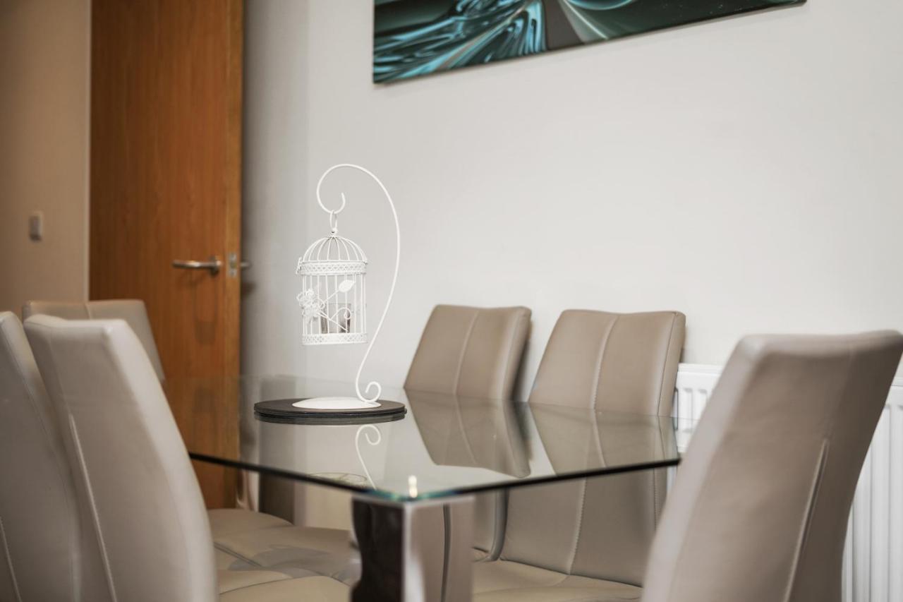 London Heathrow Living Serviced Apartments By Ferndale ستانويل المظهر الخارجي الصورة