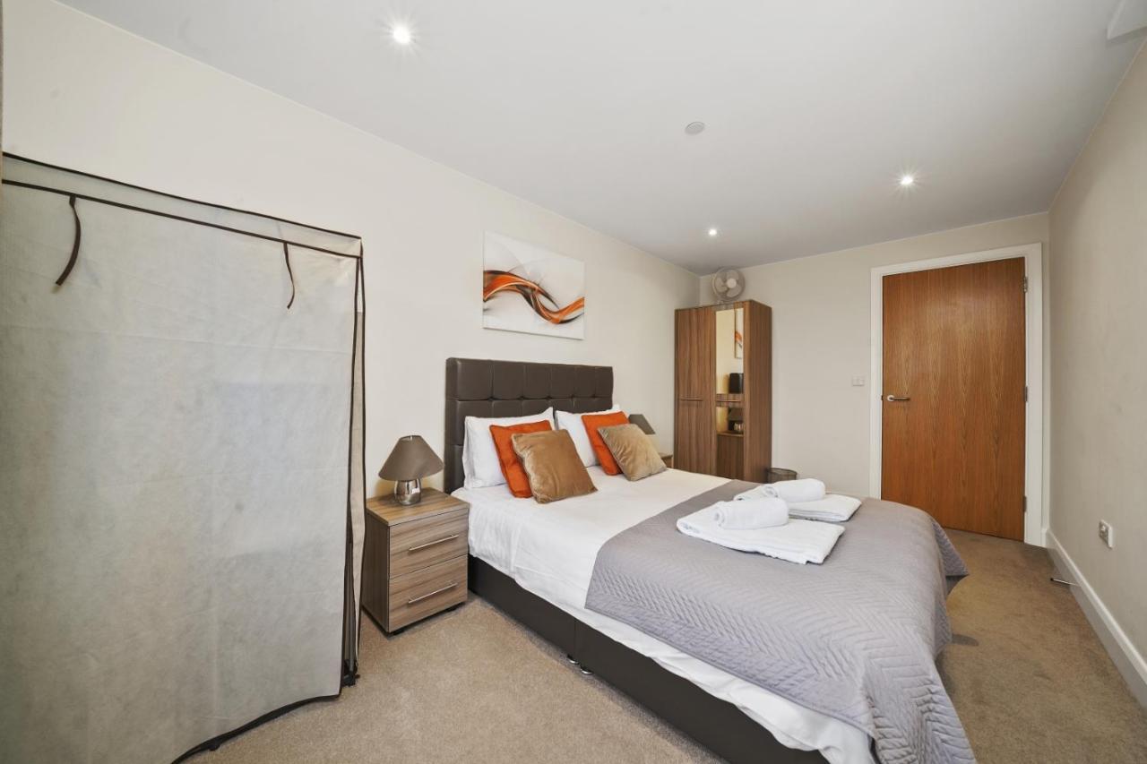 London Heathrow Living Serviced Apartments By Ferndale ستانويل المظهر الخارجي الصورة