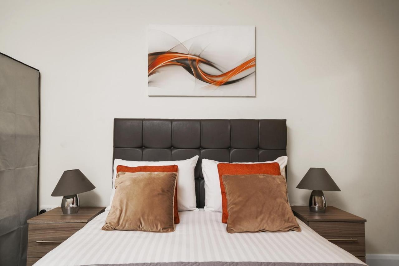 London Heathrow Living Serviced Apartments By Ferndale ستانويل المظهر الخارجي الصورة