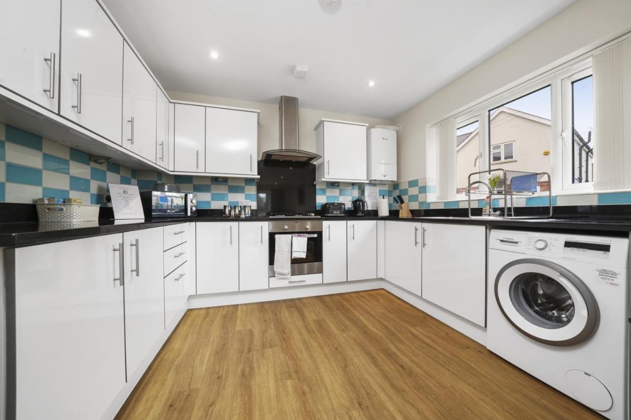 London Heathrow Living Serviced Apartments By Ferndale ستانويل المظهر الخارجي الصورة