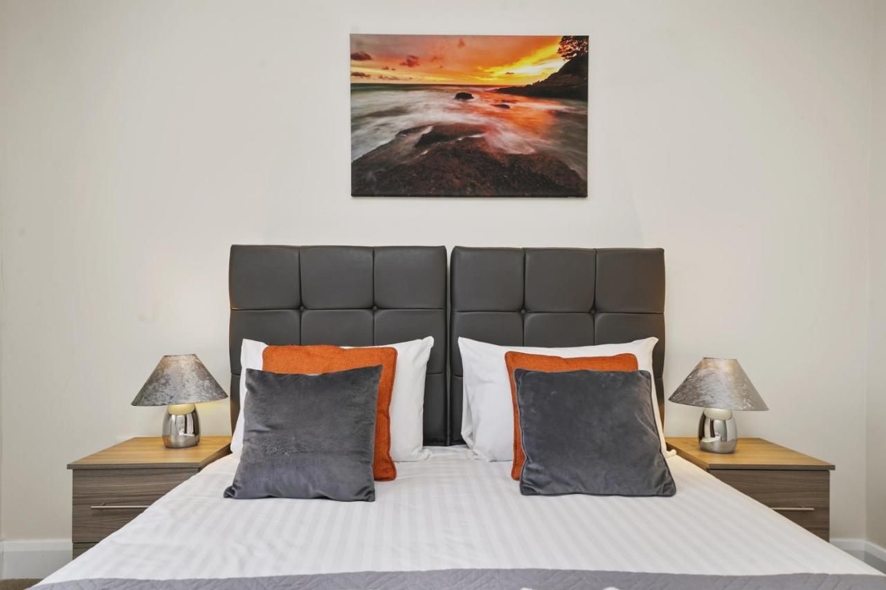 London Heathrow Living Serviced Apartments By Ferndale ستانويل المظهر الخارجي الصورة