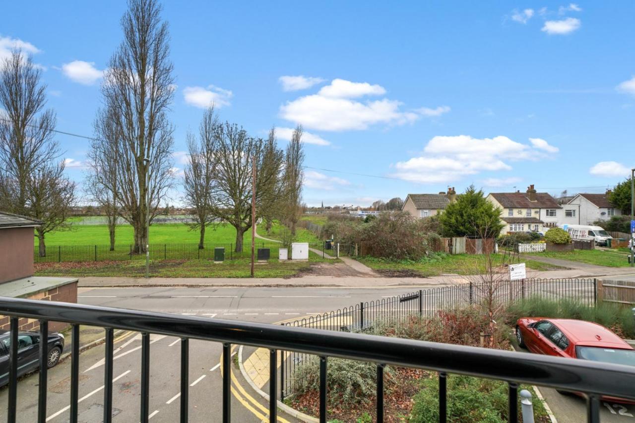 London Heathrow Living Serviced Apartments By Ferndale ستانويل المظهر الخارجي الصورة