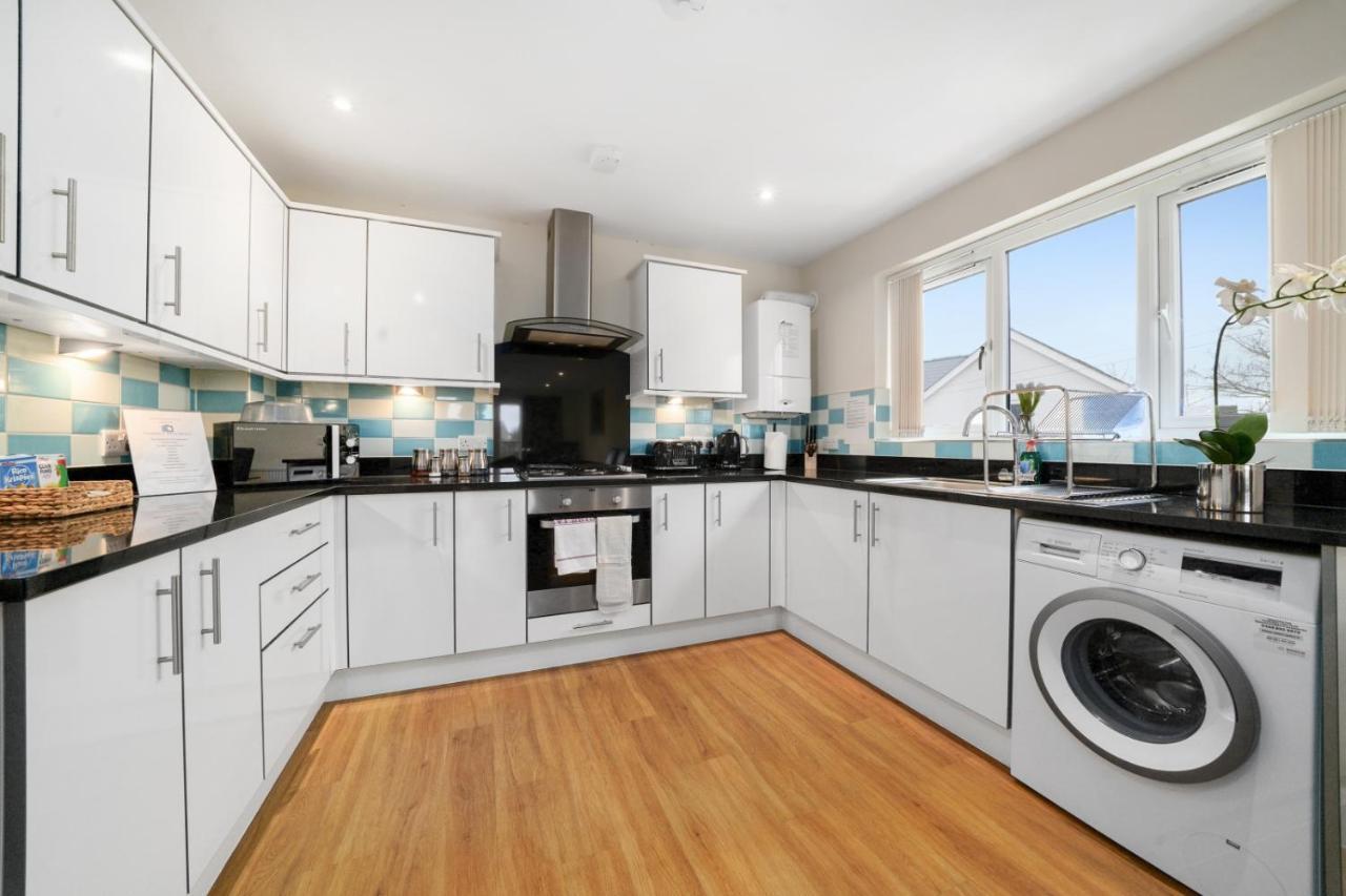 London Heathrow Living Serviced Apartments By Ferndale ستانويل المظهر الخارجي الصورة