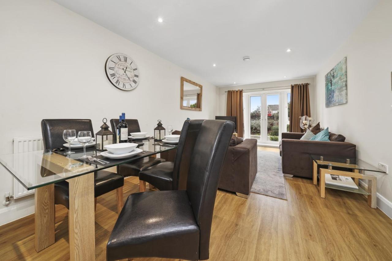 London Heathrow Living Serviced Apartments By Ferndale ستانويل المظهر الخارجي الصورة