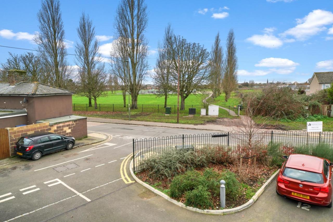 London Heathrow Living Serviced Apartments By Ferndale ستانويل المظهر الخارجي الصورة
